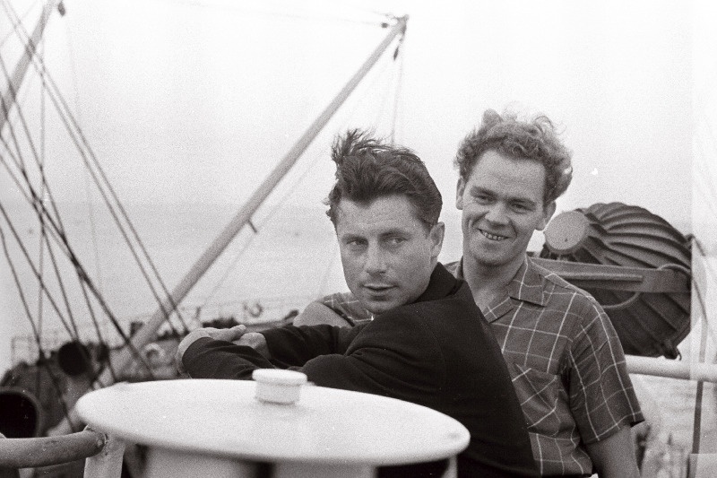 Kalalaeva Albatross elektromehaanik Enno Vanaveski (vasakul) ja madrus Valter Innos pärast reisi Kuubasse.