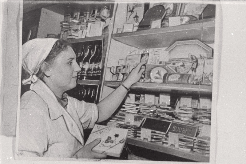 Tallinna Toidukaubastu kaupluse Paldiski vanemmüüja Agnes Linnas on 1959.a. teisest kvartalist alates pidevalt tunnistatud kutseala parimaks.