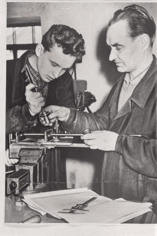 Tartu Aparaaditehase eksperimentaallukksepad Voldemar ja Toivo Riikelid.