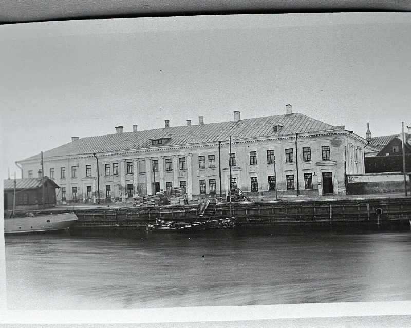 Laenukassa Auriku tänav 1.