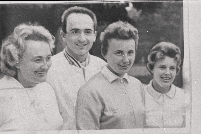 Praha - Tallinn tennise matškohtumisest osavõtjad (vasakult) M. Lindre, P. Korda, V. Puzejova - Sukova ja V. Tamm.