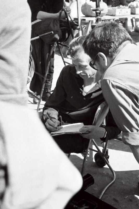 Režissöör Kaljo Kiisk ja operaator Jüri Garšnek filmimas Saaremaal A. Saare stsenaariumi järgi uut filmi "Me olime 18-aastased".