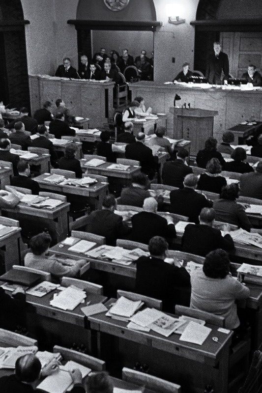 Vaade Eesti NSV Ülemnõukogu seitsmenda koosseisu kuuenda istungjärgu presiidiumile ja saali.