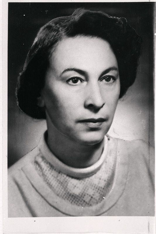 Klas, Anna- klaverikunstnik, Tallinna Riikliku Konservatooriumi õppejõud.