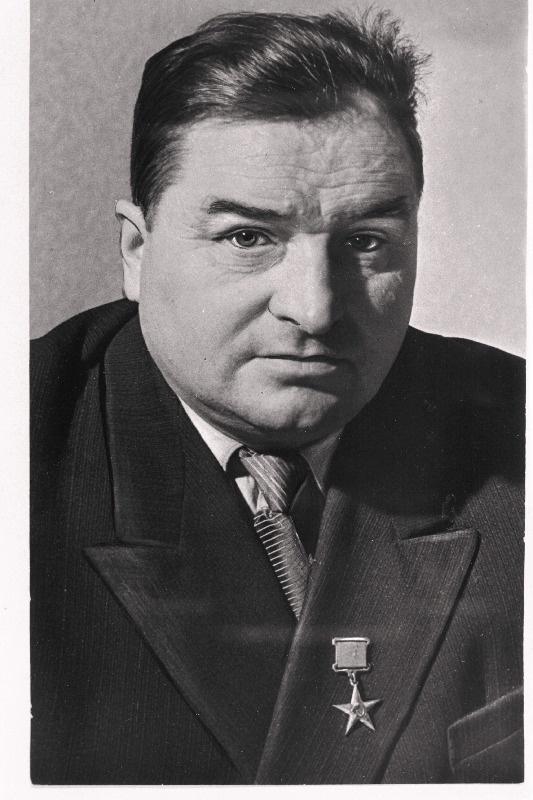 Konijärv, Anton- sotsialistliku töö kangelane, Tartu rajooni V.I.Lenini nimelise näidissovhoosi direktor.