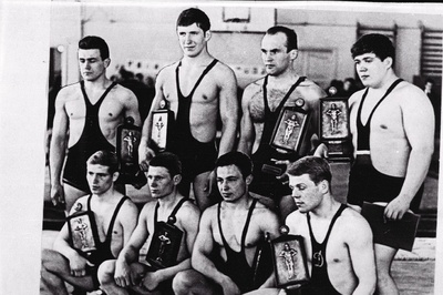 G. Lurichi 13. mälestusvõistluste võitjad klassikalises maadluses (1. rida vasakult): K. Nõmmeloo, V. Eidemiller, J. Loškin, V. Olumets. Seisavad: E. Udam, J. Zelis, V. Kirt ja A. Svilikov.  similar photo