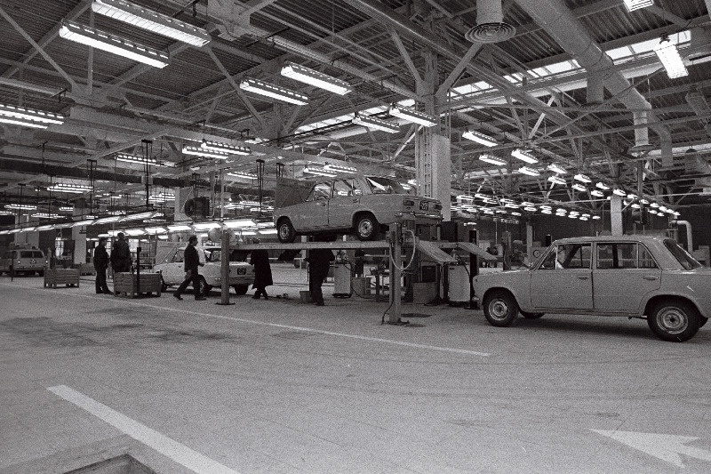 Volga Autotehase Tallinna Autokeskuse uustehnilise teenindamise liin.