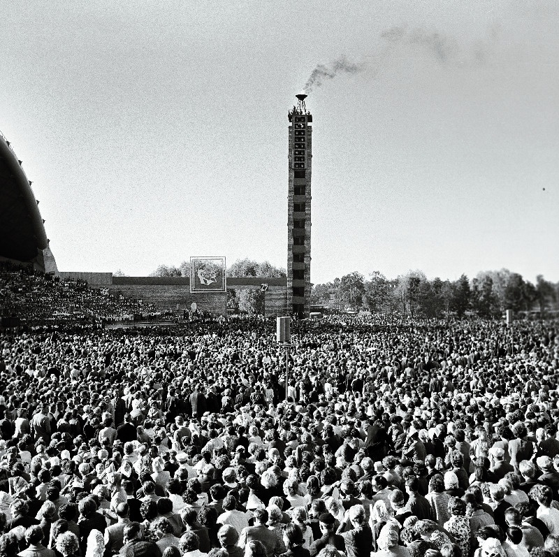 Lauluväljaku panoraam Eesti NSV 1965. aasta üldlaulupeo ajal.