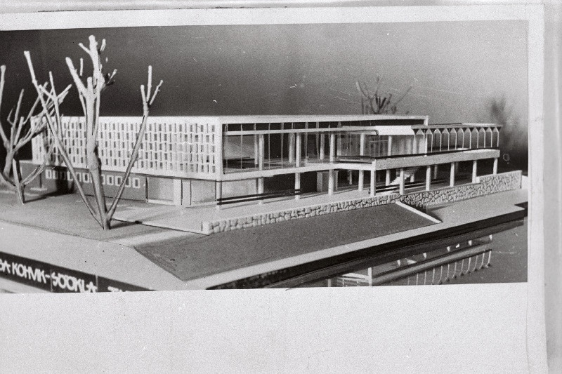 Tartusse Emajõe kaldale püstitatava 400 kohaga kohvik-söökla "Emajõe" makett. (Autor Kooperatsioonide süsteemi Projekteerimise Instituudi Tallinna filiaali peaarhitekt Voldemar Herkel).