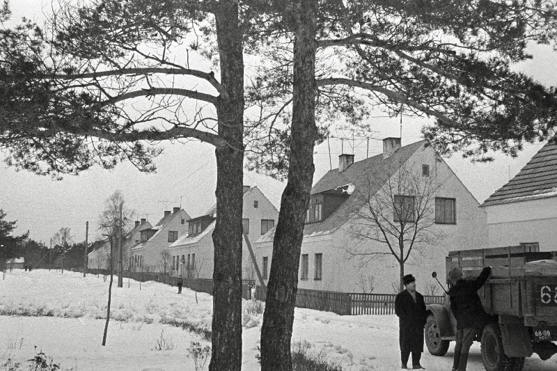 Karjaküla sovhoosi töötajate uued elamud.