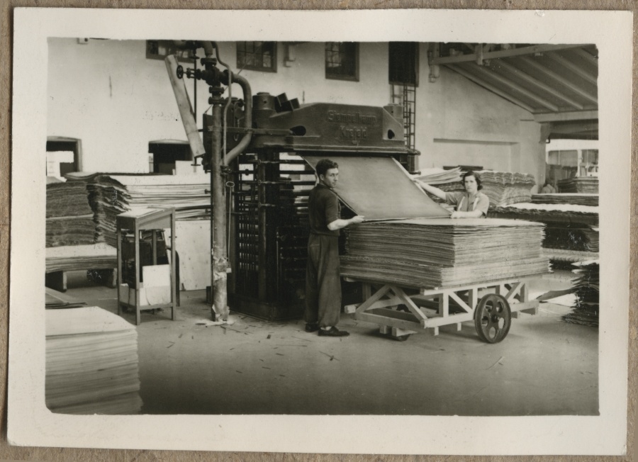 A. M. Lutheri vabriku sisevaade - vineeri tootmine