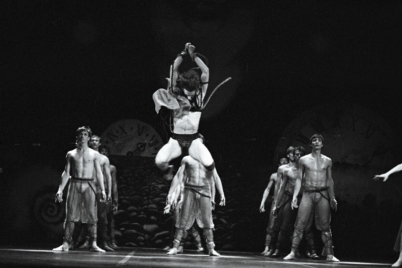 Stseen K. Singi ballett-müsteeriumist Maarjamaa lunastus RAT Estonias.