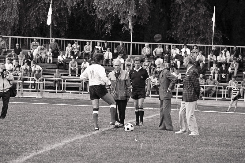 Eesti ja Läti jalgpalli rahvuskoondiste kohtumine pärast 50- aastast vaheaega.