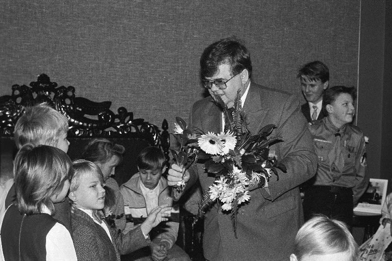 Eesti Lastekaitse Keskliidu organiseeritud laste kohtumine Eesti Vabariigi Valitsuse esimehe Edgar Savisaarega Toompea lossis.