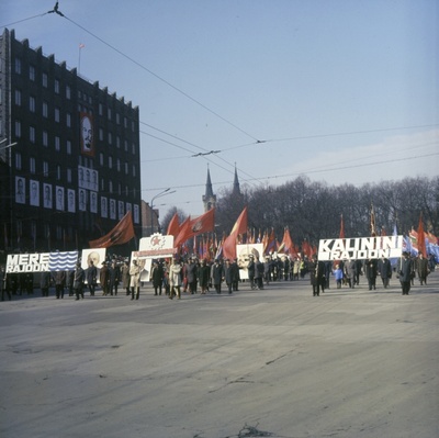 1. mai demonstratsioon  similar photo