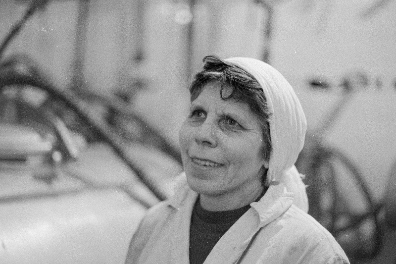 Sotsialistliku töö kangelane, Tartu näidissovhoosi lüpsja Vaike Nutt.