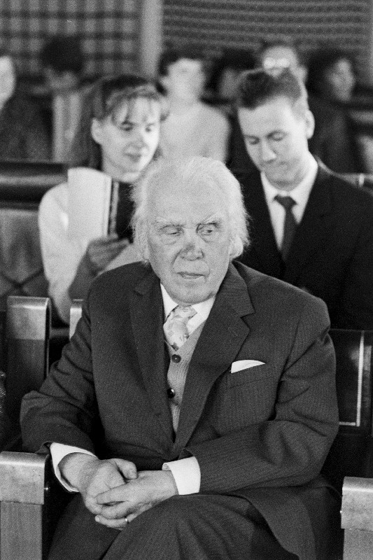 NSV Liidu rahvakunstnik Gustav Ernesaks oma autoriõhtul Tallinna Raekojas.