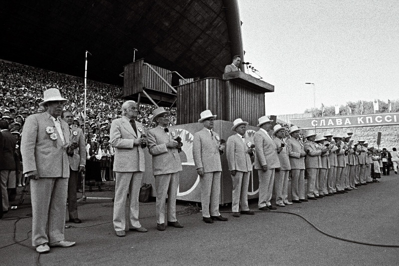ENSV 1980.a. üldlaulupeo koorijuhid Lauluväljakul.