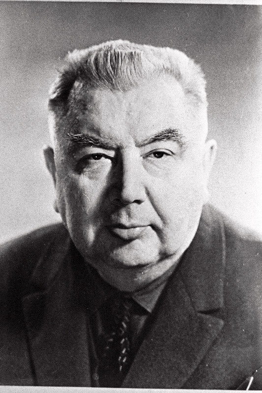 Veimer, Arnold, sotsialistliku töö kangelane.