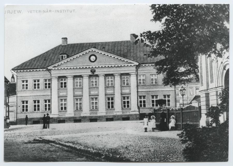 Tartu. Main building of the Tartu Institute of Veterinary Medicine, Russian tn.