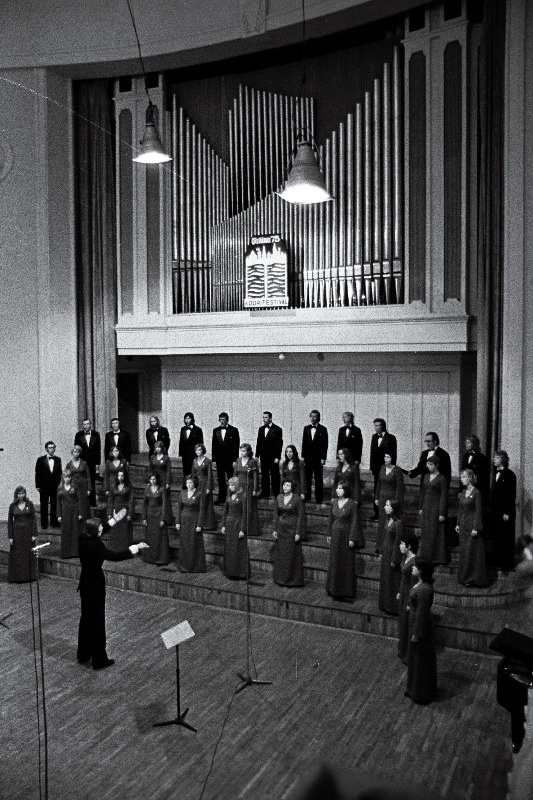 Koorifestivalil "Tallinn -75" esineb kammerkoor "Ellerhein".