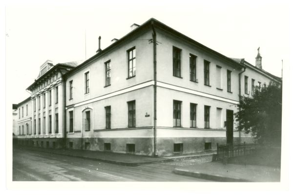 Tartu 1. High school Rüütel t.