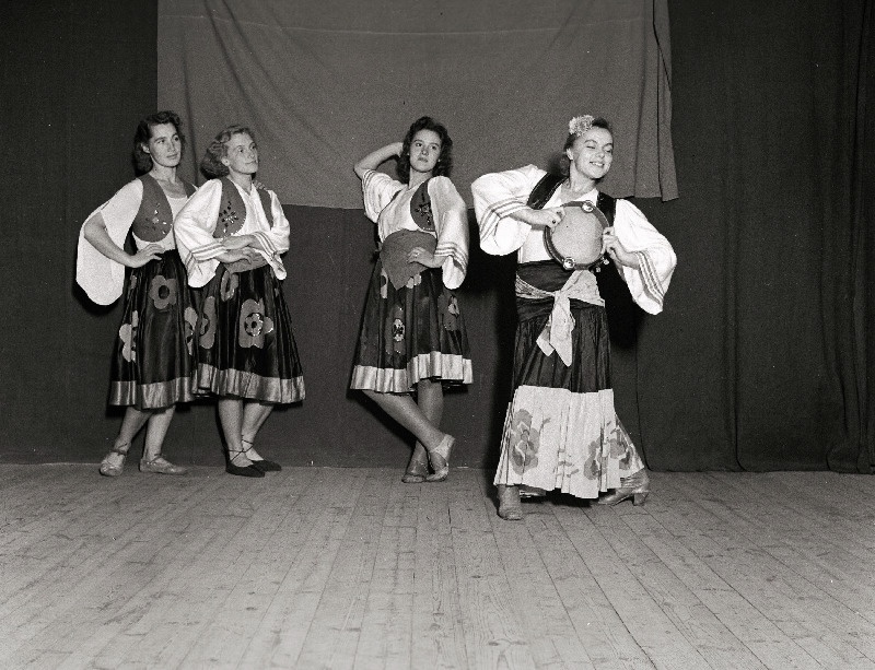Kaubandustööliste klubi balletirühm.