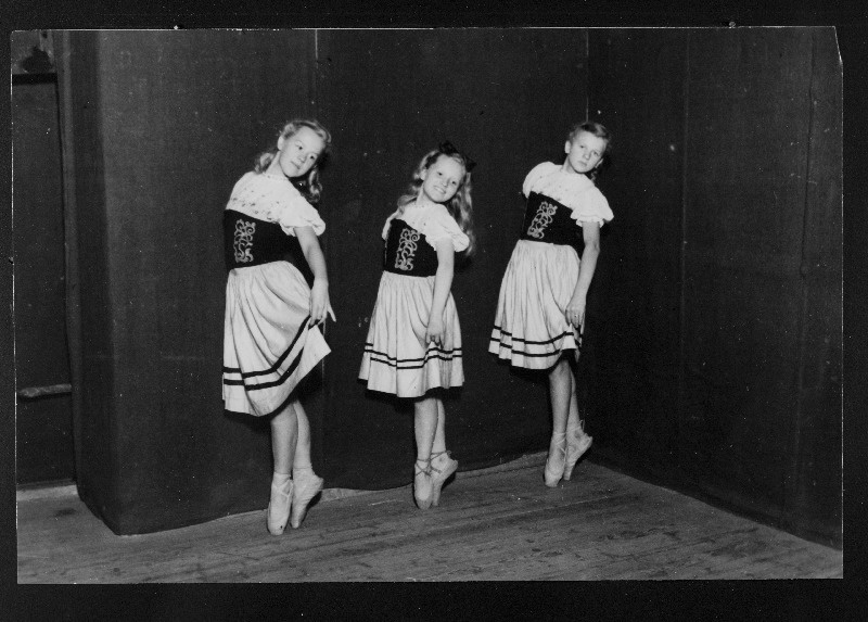 Kaubandustööliste klubi balletirühm.