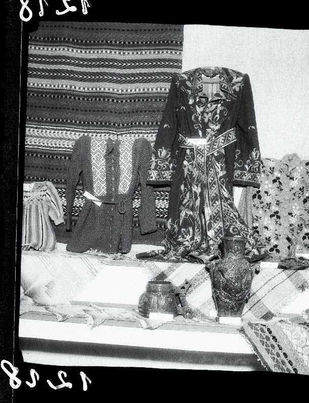 Vabariiklik isetegevusliku tarbe- ja kujutava kunsti näitus.