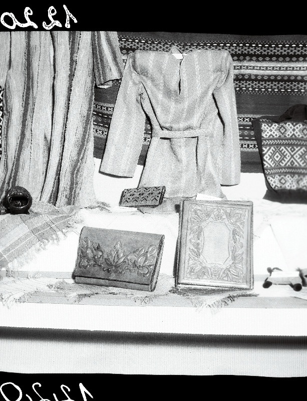 Vabariiklik isetegevusliku tarbe- ja kujutava kunsti näitus.