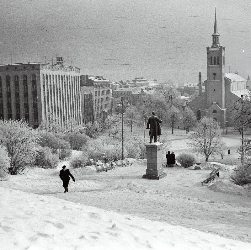 Vaade Harjumäelt kohvikule Moskva.