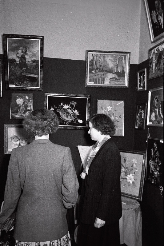 Käsitöönäitus Tallinna Garnisoni Ohvitseride Majas.