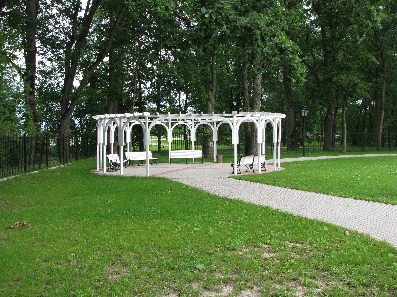 Mäetaguse mõisa pergola.