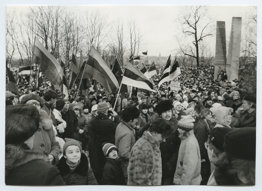 Tartu. Celebration of the Anniversary of the Republic of Estonia in Tartu at the Star Tower on February 24, 1989.