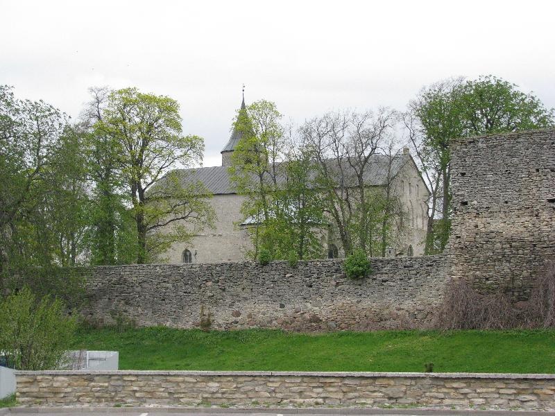 Vaade Haapsalu piiskopilinnusele.