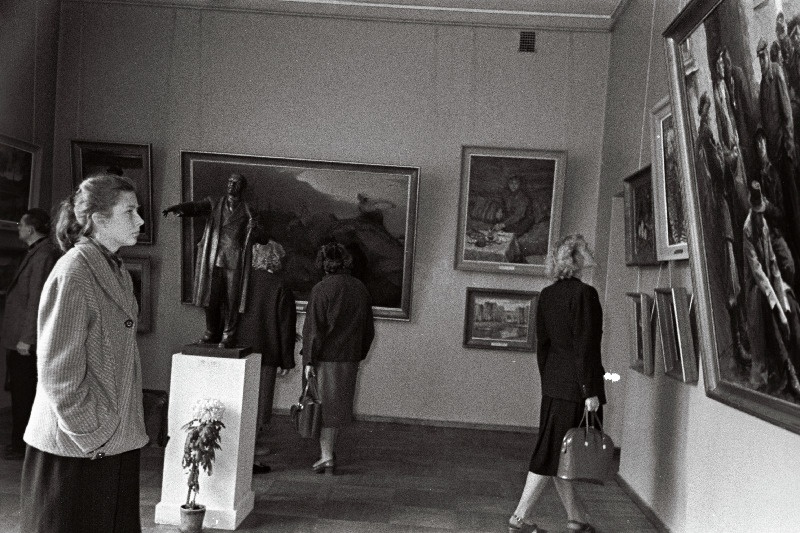 Eesti kunstnike tööde näitus Tallinnas.