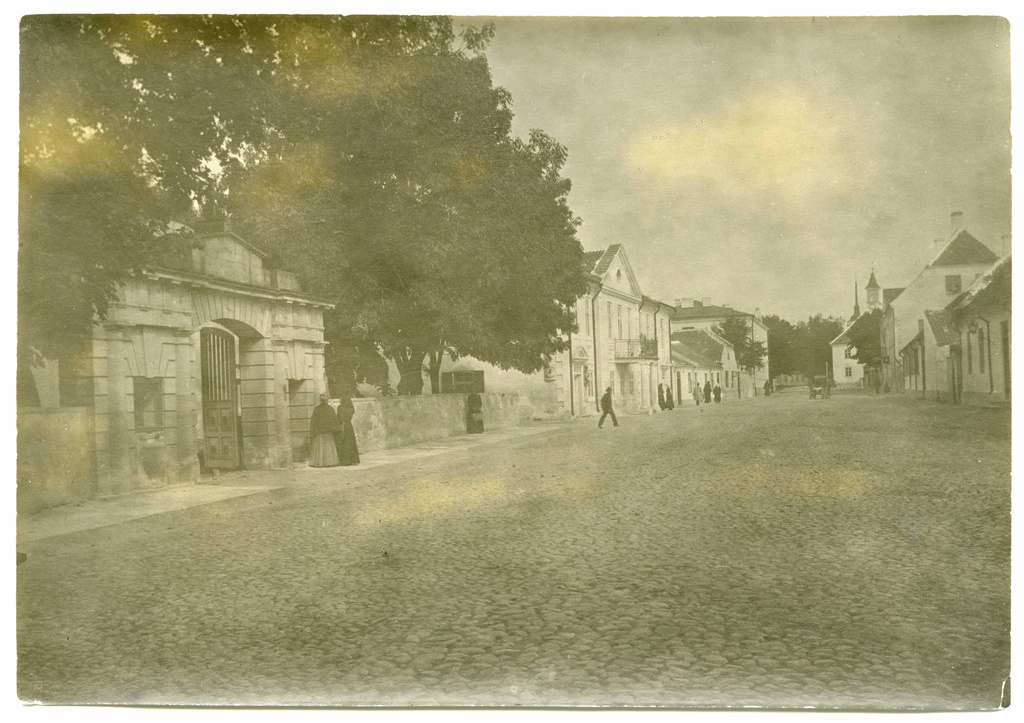 View on the W side of the castle street Lossi tn 15 eest towards n