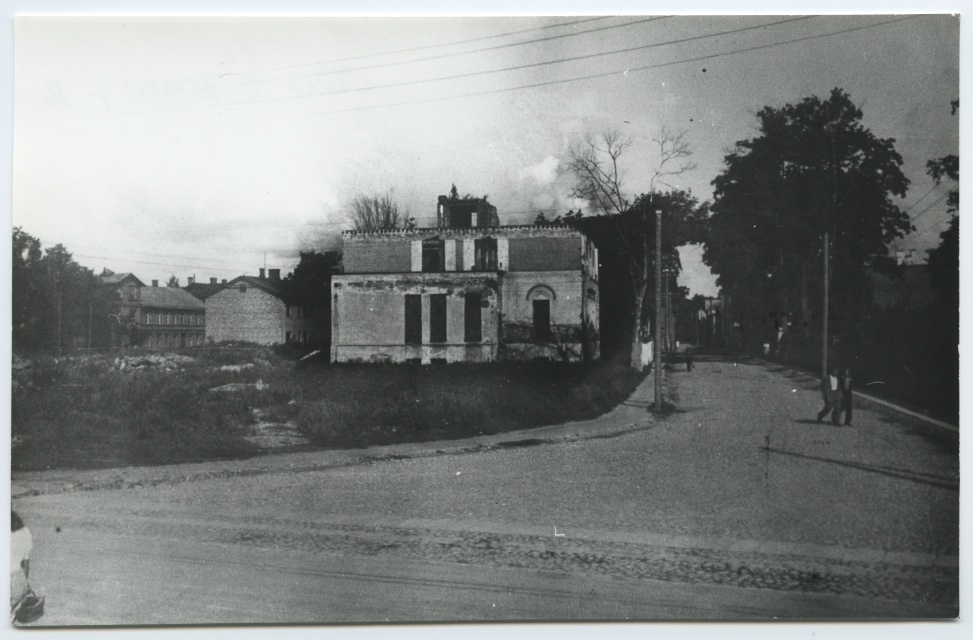 Tartu. View from Kuperjanov Street to the beginning of Veski Street on August 22, 1946.