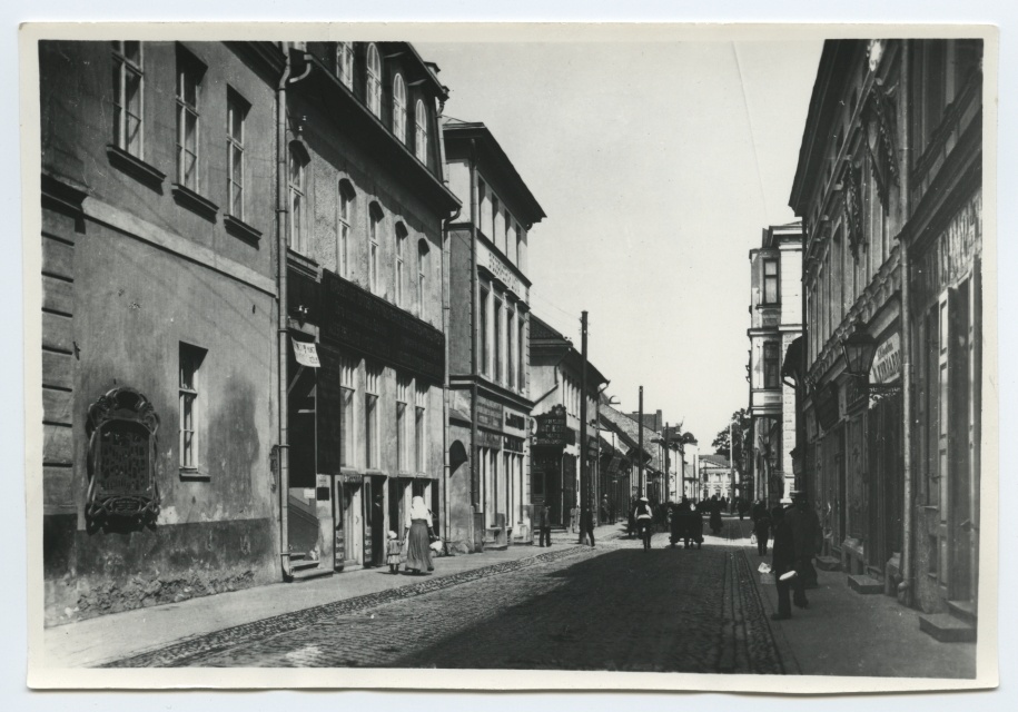 Tartu. View Rüütli Street towards Laia Street