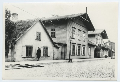 Tartu. Building of the German Hand Workers Society on Tiigi Street  duplicate photo
