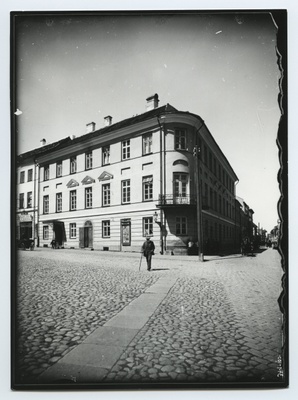 Tartu. Nn. Old University building at the corner of Rüütli Street and Raekoja square  duplicate photo