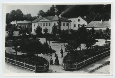 Tartu. General view of the Barclay Square Michael Andreas Barclay de Tolly with the memorial pillar and buildings near the Square  duplicate photo