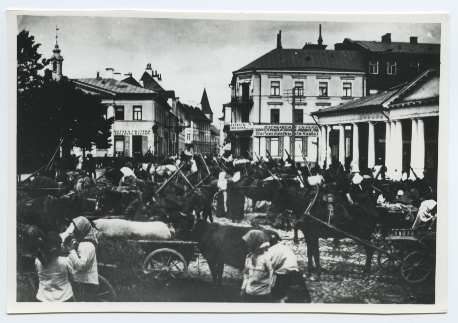 Tartu. View from the corner of the shopping mall towards the Raekoja square on day