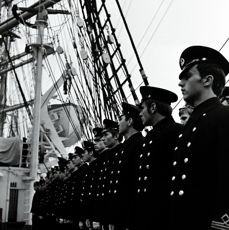 Tallinna Merekooli kursandid parklaeva "Krusenštern" pardal.