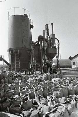 Rohujahu valmistamine Harju rajooni Aruküla kolhoosis.  duplicate photo