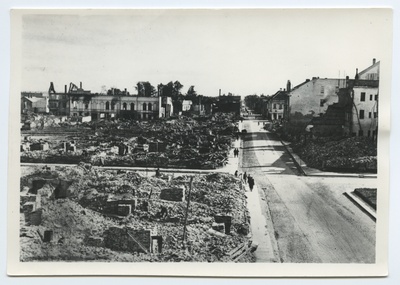Tartu. View of the broken city along Aleksandri Street in 1941.  duplicate photo