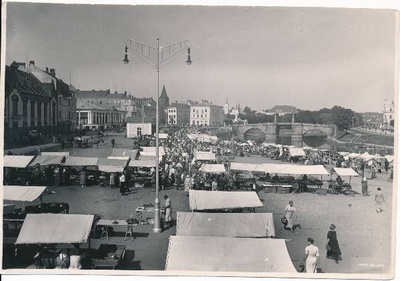 Söögiturg. Taga kesklinn (vaade turuhoone katuselt). Tartu, 1939 (?)  duplicate photo