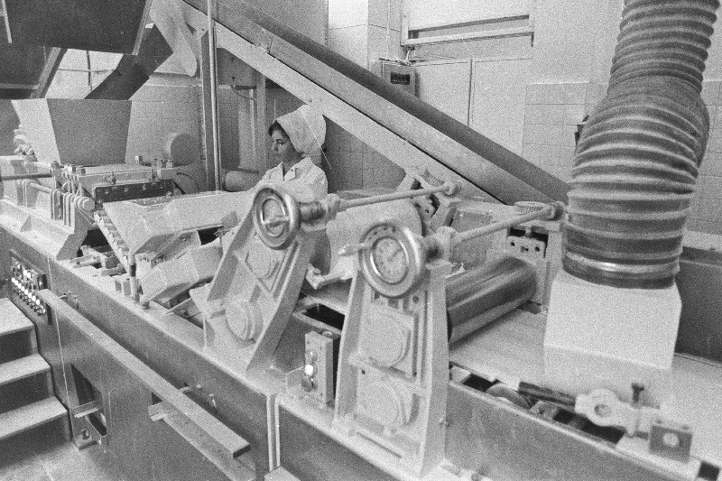 Närimiskummi valmistamise automaatliin Kondiitritoodete Vabrikus "Kalev".