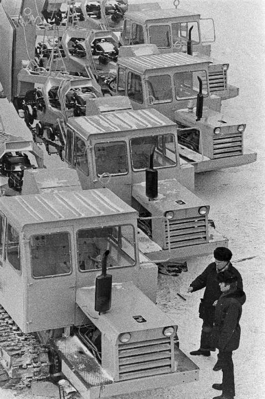 Tootmiskoondises "Talleks" valmistatud drenaažiekskavaatorid ЭТЦ-202A.