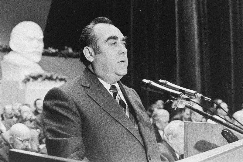 EKP XVIII kongressil esineb sõnavõtuga mandaadtkomisjoni esimees L.Šišov.